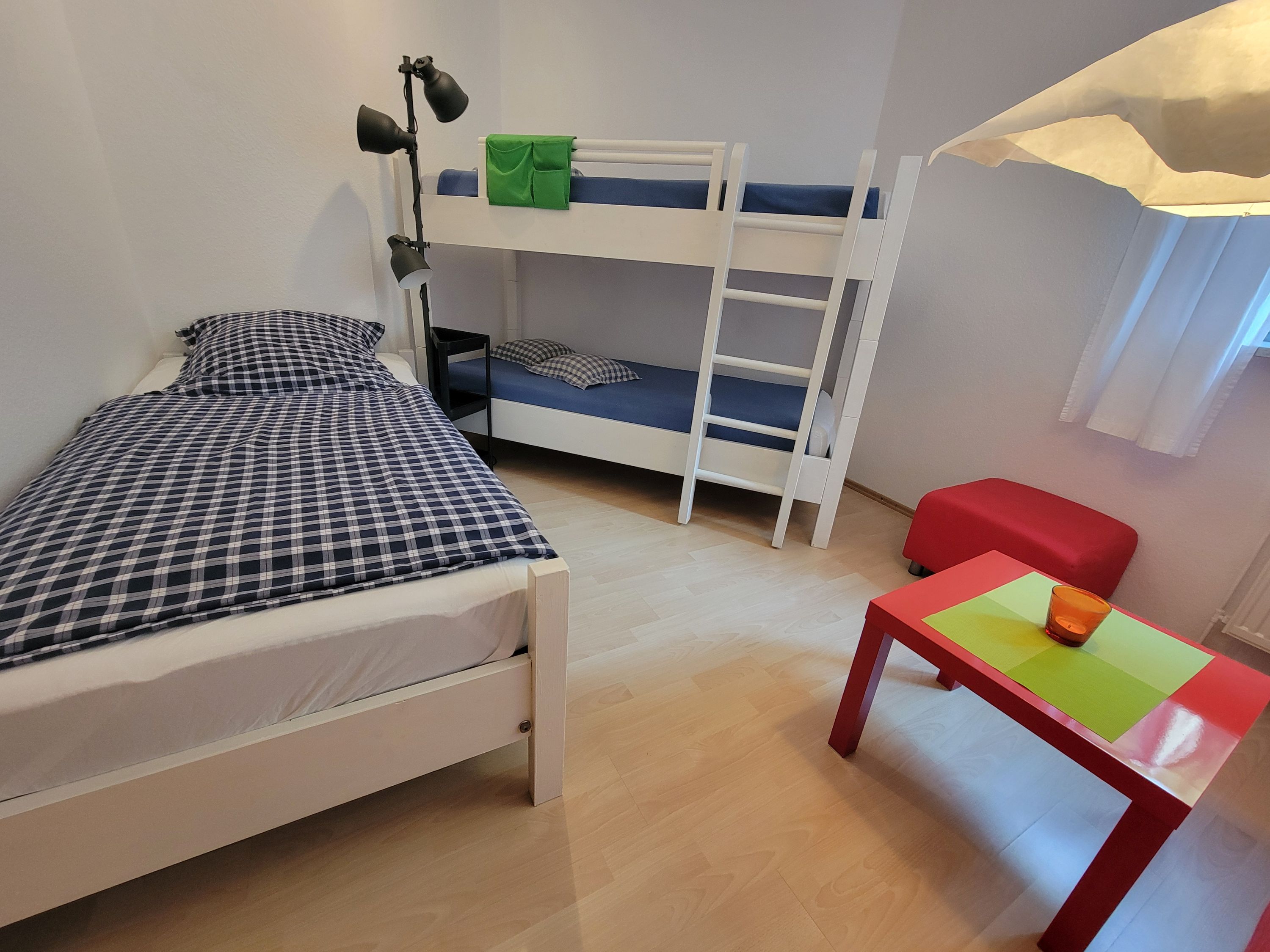 Kleines Zimmer - gro�e Betten