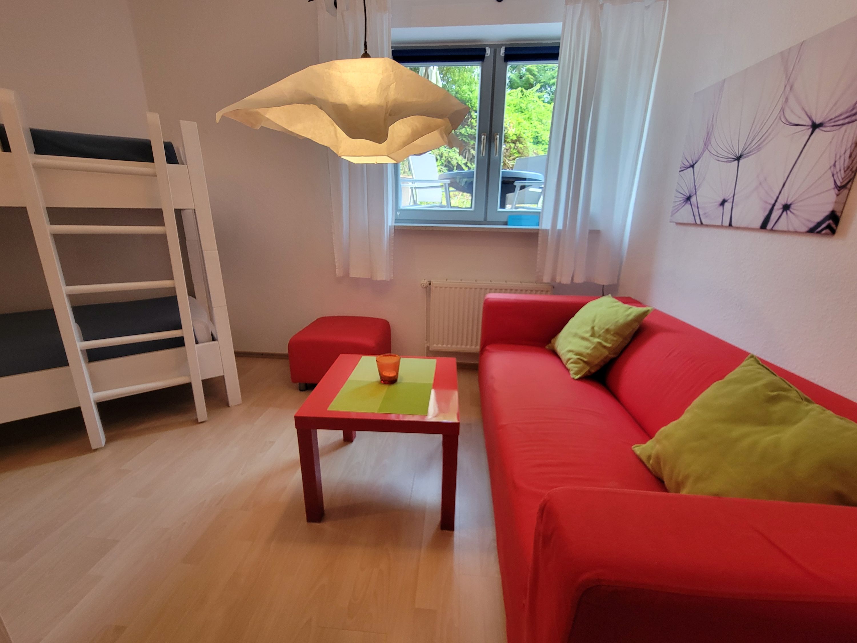 Sitzecke und Fenster zur Au�enterrasse